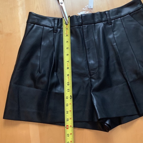 NWT Madewell Easy Pleated Trouser Shorts Faux Leather 31 Black - Picture 10 of 10